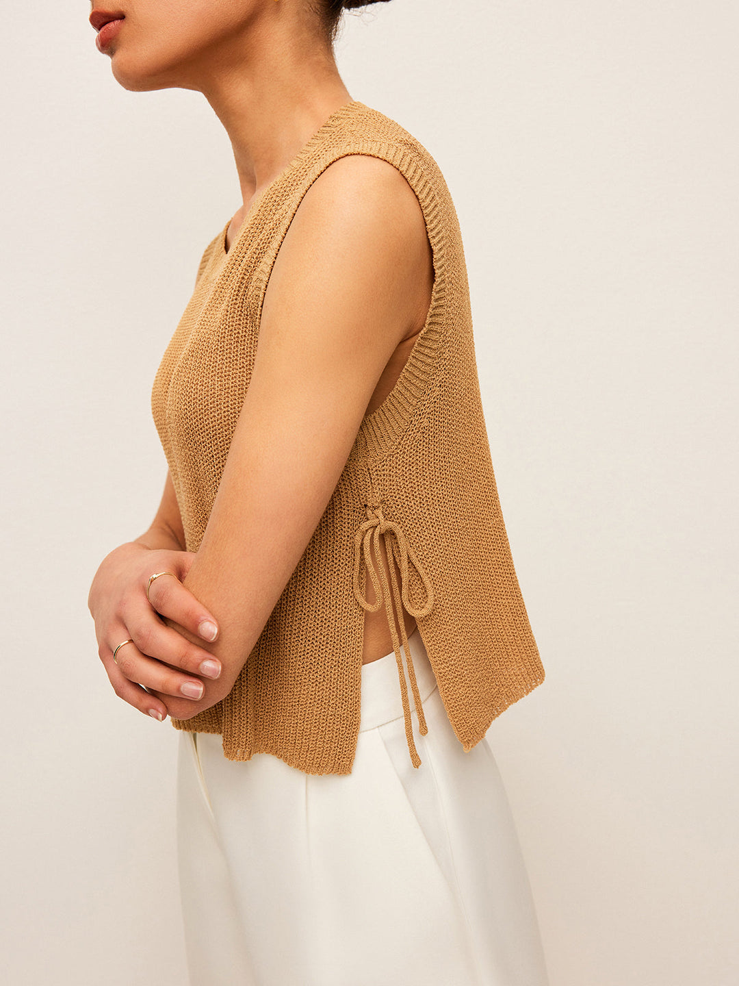 Side Tie Detail Knitted Sleeveless Top