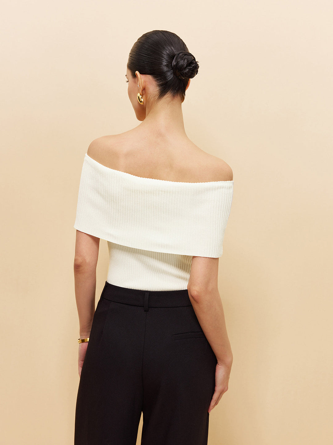 Off-Shoulder Chain Detail Ribbed Knit Top