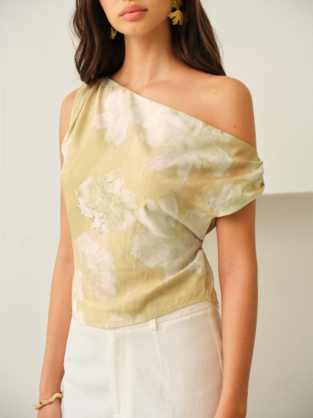 One-Shoulder Floral-Patterned Top