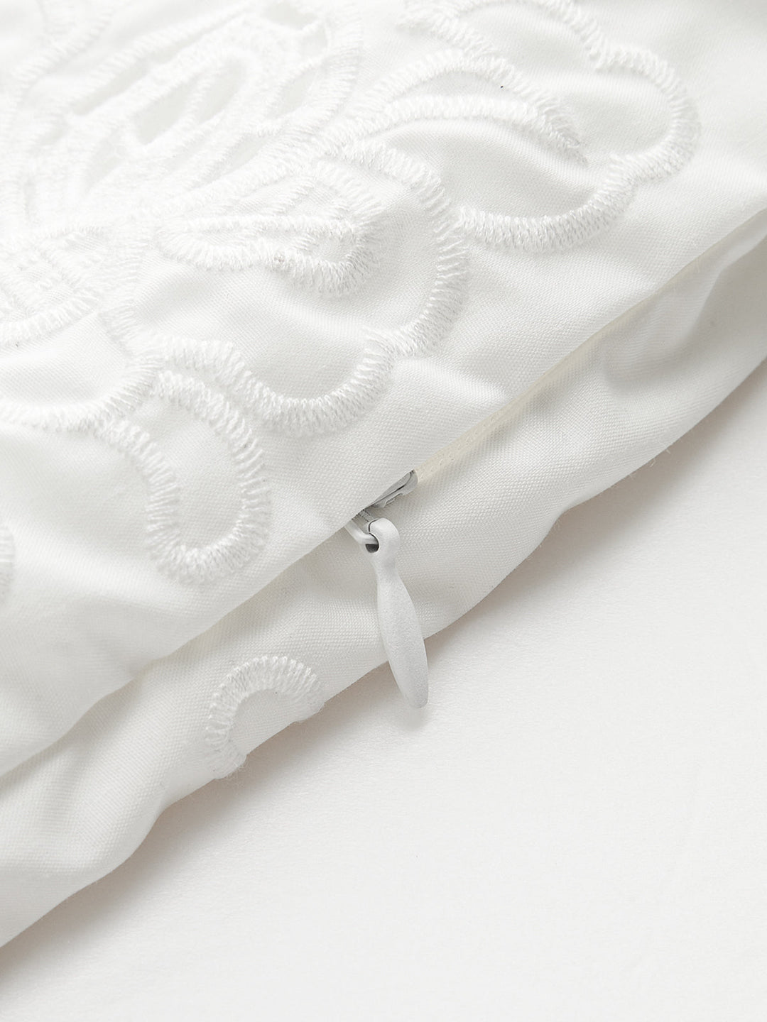 Lace Trim Mid-Waist Shorts