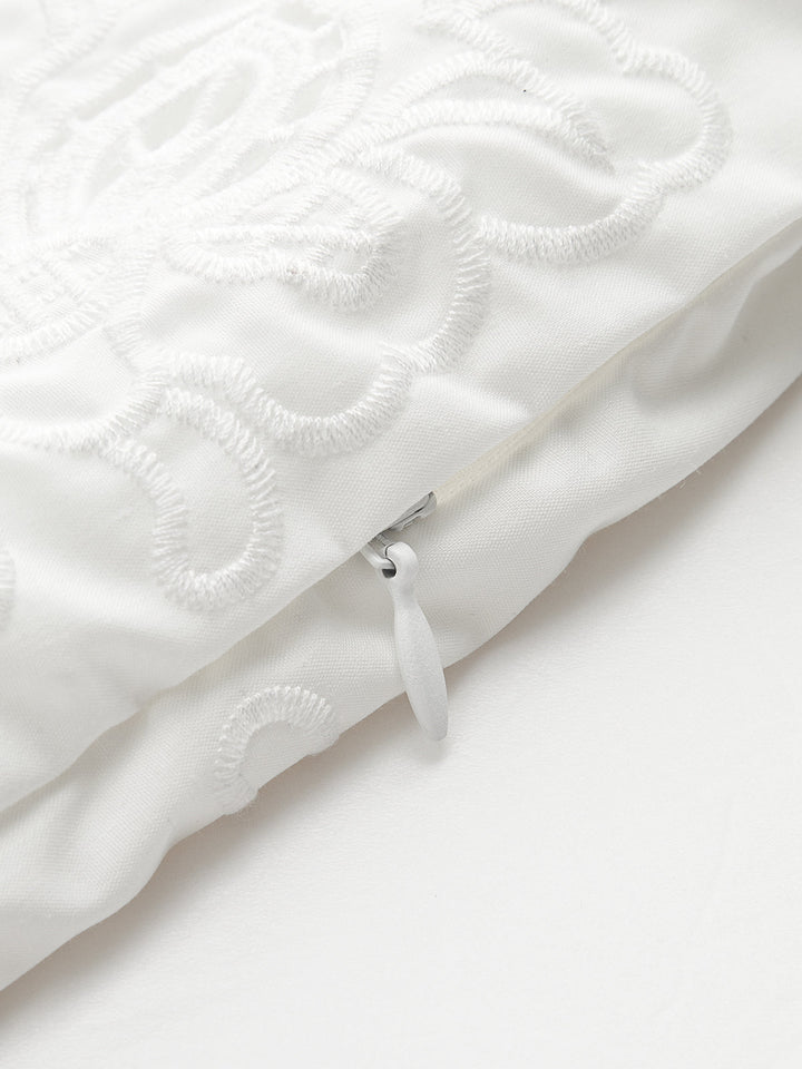 Lace Trim Mid-Waist Shorts